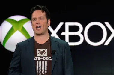 Former PlayStation Boss Reacts to Xbox Chief's 'Slimy Platform' Remark